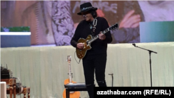 Итальянский гитарист и композитор Антонио Онорато. Ашхабад, 25 февраля, 2023.
