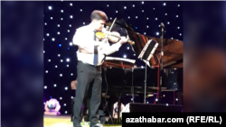 Бахрам Долыев