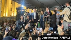 ​​​​​​​«Недружественным жестом» и даже попыткой свержения власти назвали лидеры «Грузинской мечты» участие министров иностранных дел Литвы, Эстонии и Исландии в акции против закона об «иноагентах»