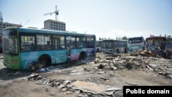Жарактан чыккан автобустар.