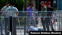 Фото з місця, де був скоєний замах на прем’єра Словаччини Роберта Фіца