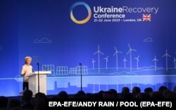 Голова Єврокомісії Урсула фон дер Ляєн під час виступу на Конференції з відновлення України. Лондон, 21 червня 2023 року