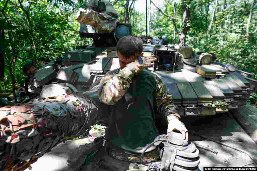 Українські танкісти сьогодні &ndash; це скоріше про відданість, ніж про військову спеціальність. Нереальні бойові умови та важка фізична праця. Донецька область, червень 2023 року