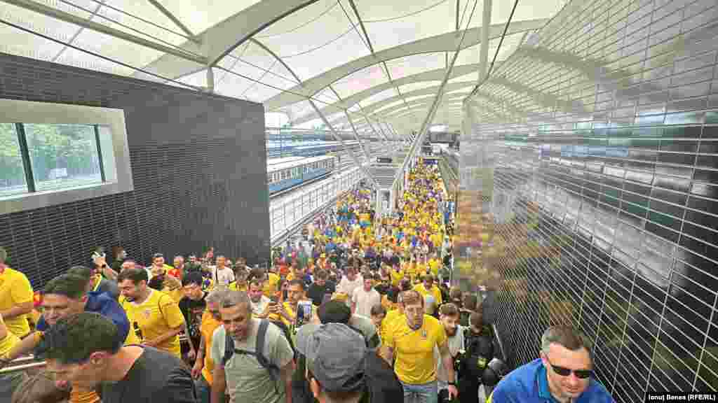 România este la a șasea participare la Campionatul European. Cel mai bun rezultat al &bdquo;tricolorilor&rdquo; a fost înregistrat în 2000, când Gică Hagi și coechipierii săi au ajuns în sferturile de finală, unde au fost eliminați de Italia.