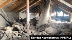 Катуу жүргөн сел мал сарайларды жарактан чыгарды. 8-август, 2023-жыл.