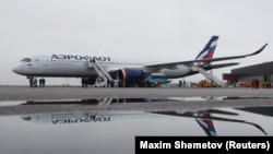 З лютого 2022 року США затримали людей у п'яти окремих справах, пов'язаних з постачанням частин і компонентів літаків до Росії