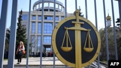 
За даними медіа, у 2014 році Стефан Хаббард переїхав до міста Харків