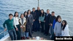 "Матисаков мектебинин" тарбиялануучулары.