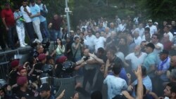 ԱԺ-ի մոտ բախումներից հետո 12 քրեական գործ է հարուցվել, 8 մարդ կալանավորվել է