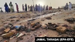 Биринчи жардыруу Белужистан провинциясындагы мечитте  орун алды. 