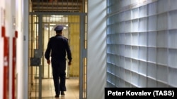 З квітня 2023 року Дениса утримують у СІЗО №2 міста Кінешма Іванівської області РФ, майже два роки – в одиночній камері