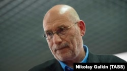 Борис Акунин.