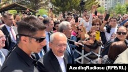 Кемал Кылычдароглу шайлоо бекетинде. 2023-жылдын 14-майы.