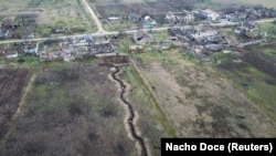 Життя посеред руїн: історія двох братів