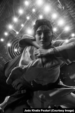 آرین مندی در نمایی از فیلم «تاتامی»