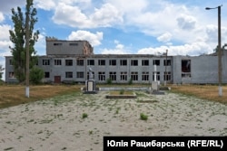 Будинок культури відновленню не підлягає. Село Посад-Покровське на Херсонщині, липень 2023 року