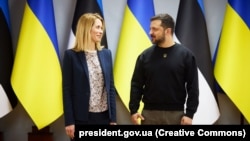 Президент Украины Владимир Зеленский и премьер-министр Эстонии Кайя Каллас. Украина, Житомир, 24 апреля 2023 года