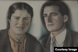 Feliks Karayevniñ qartana ve qartbabası. Karayevniñ şahsiy arhivi