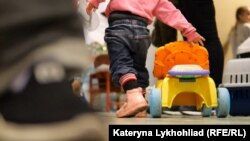 З початком повномасштабного вторгнення Росії в Україну Польща стихійно організовувала табори для біженців у експоцентрах, офісах чи інших приміщеннях, які тимчасово не використовувалися