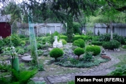 Доглянутий садочок в Козачій Лопані