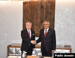 Жээнбек Кулубаев жана Мухаммад Исхак Дар. Астана, Казакстан. 20-май, 2024-жыл.