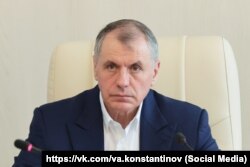 Володимир Константинов