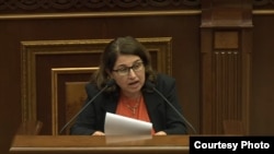 Оппозиционный депутат Арменуи Кюрегян