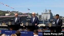 Прем’єр-міністр Австралії Ентоні Албанезе, президент США Джо Байден та прем’єр-міністр Великобританії Ріші Сунак в Сан-Дієго, США, 13 березня 2023 року 