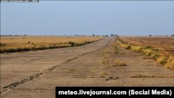 Злітна смуга аеродрому Багерове. Крим, 2014 рік