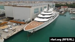 "Шехерезада" в порту Каррары, Италия. 24 января 2024 года