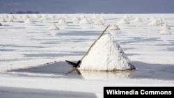 Mining lithium deposits in Bolivia