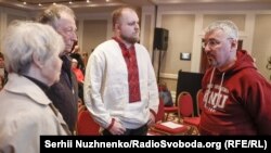 Праворуч на фото міністр культури та інформаційної політики України Олександр Ткаченко