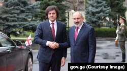 Ираклий Кобахидзе и Никол Пашинян, архивная фотография