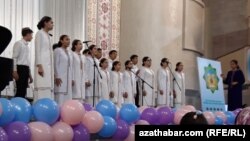 "Певчие соловьи"