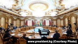 Пешниҳоди Эмомалӣ Раҳмон дар инҷо садо дод