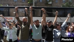 Armenia - Supporters of Archbishop Bagrat Galstanian demonstrate outside the Investigative Committee headquarters, Yerevan, June 3, 2024.
