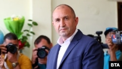 За даними болгарської служби Радіо Свобода, про які рамкові позиції йдеться, не повідомляють ні в адміністрації президентства, ні в Раді міністрів.