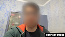 Азамат. По соображениям безопасности "Азаттык" не может назвать настоящее имя респондента и публиковать его фотографию. 