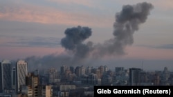 Дим над Києвом внаслідок російського ракетного удару по Україні 29 грудня 2023 року