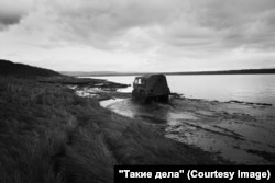 Traveling to Antsiferovo along the bank of the Yenisei River.