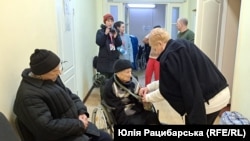 Евакуація хворих та з інвалідністю з Донбасу командою «Восток SOS», Дніпро, березень 2023 року