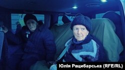 Евакуйовані Лілія Безугла й Анатолій Лисенко