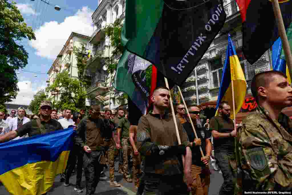 Хода від Михайлівського золотоверхого собору до майдану Незалежності під час прощання з бойовою медикинею Іриною &laquo;Чекою&raquo; Цибух