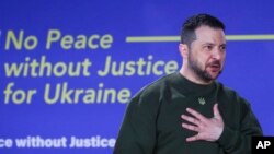 Президент Украины Владимир Зеленский представляет  «Формулу мира» (архив) 