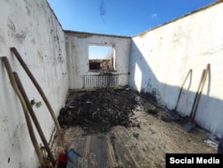 Эсентурдун Баш-Кайыңды айылындагы өрттөнүп кеткен үйү.