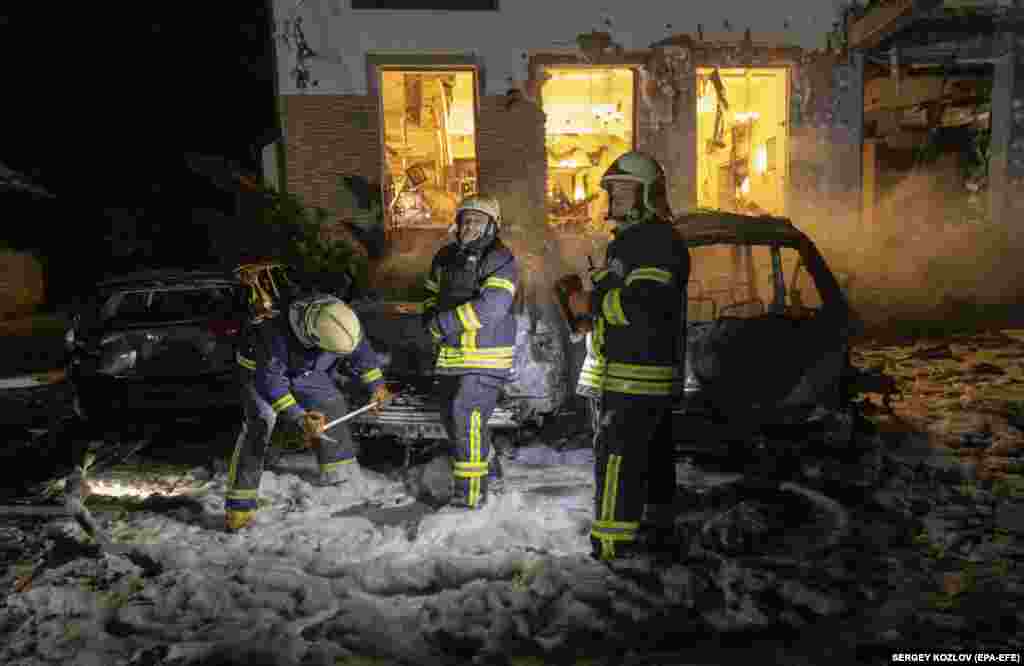 Рятувальники евакуювали 19 людей, повідомила ДСНС у Telegram