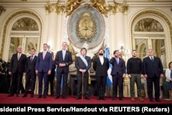 У день інавгурації президента Аргентини в Національному конгресі Аргентини в Буенос-Айресі. Хав'єр Мілей із керівниками інших країн