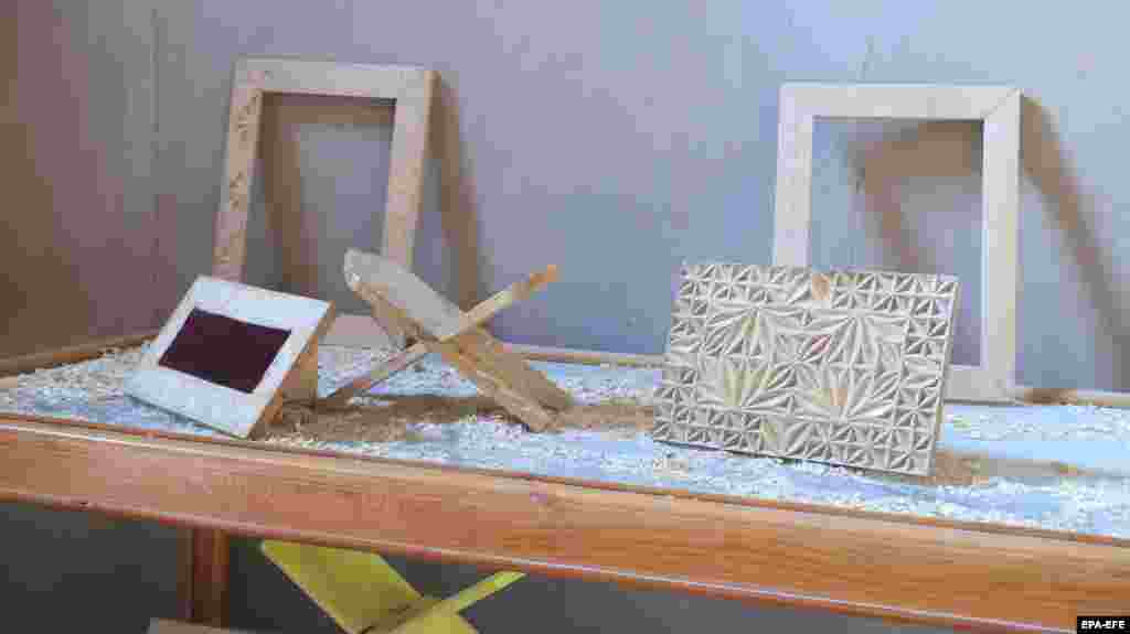 Резьба Нуристани содержит массу символов. Например, узоры используются для обозначения храбрости, особенно на охоте и пиршестве