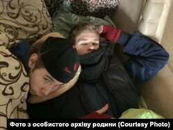 Максим Кіщик із братом Артемом після початку повномасштабної війни. Фото з особистого архіву родини