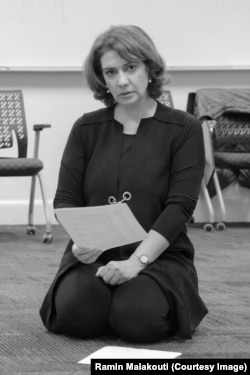 مژده شمسایی در تمرینات اجرای نمایش «داش‌آکل به گفتۀ مرجان»